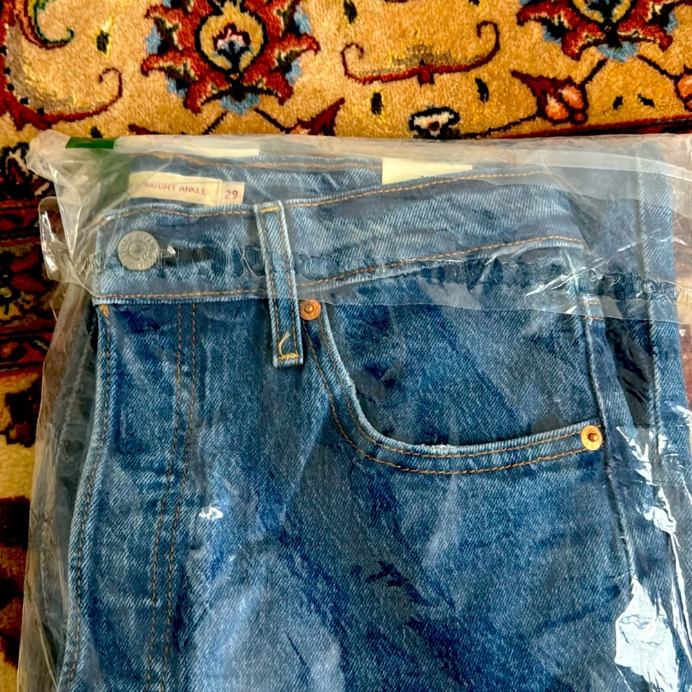 Levi’s Straight Leg Ankle 29x27